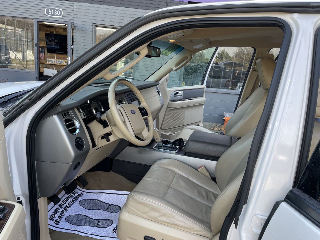 2011 Ford Expedition Image 5