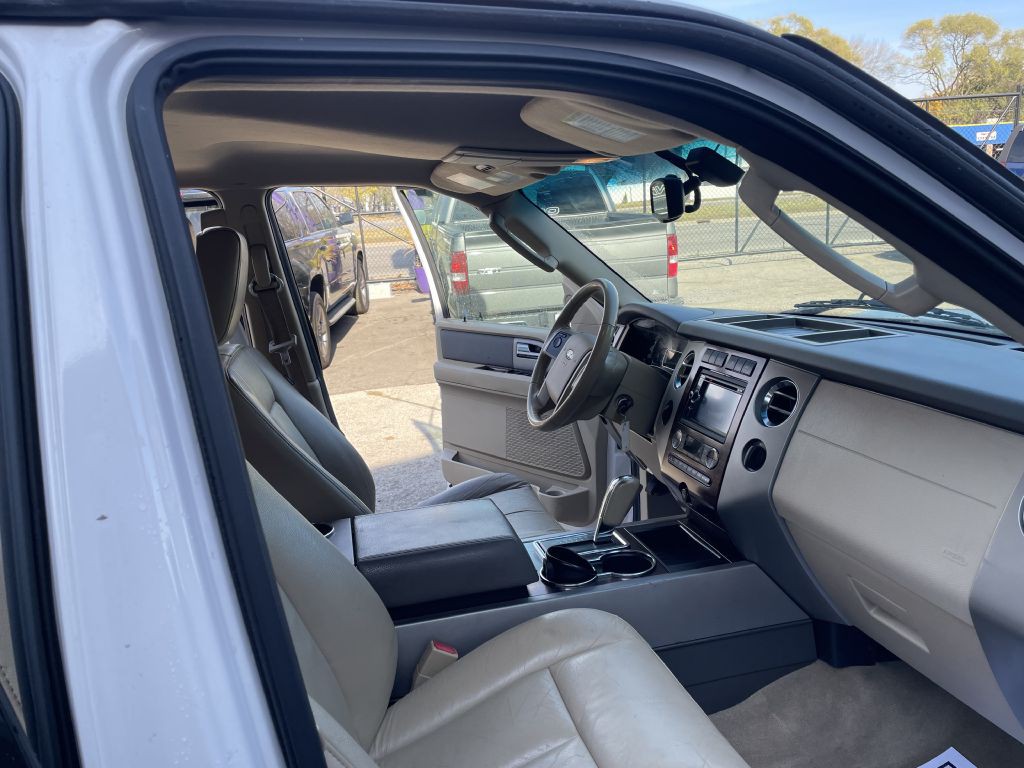 2011 Ford Expedition Image 10