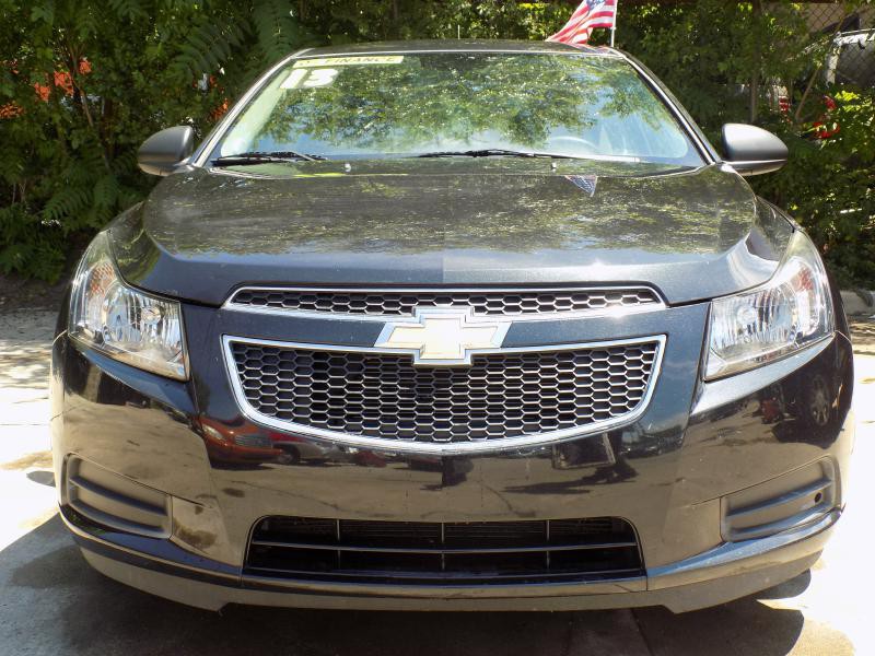 2013 Chevrolet Cruze Image 1