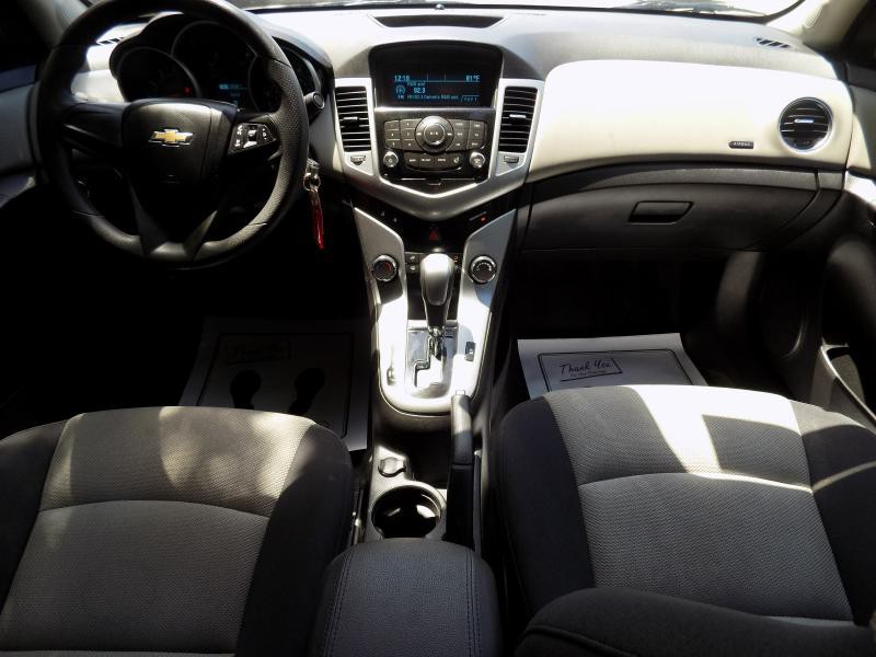 2013 Chevrolet Cruze Image 8