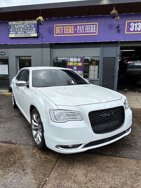 2019 Chrysler 300 Image 9