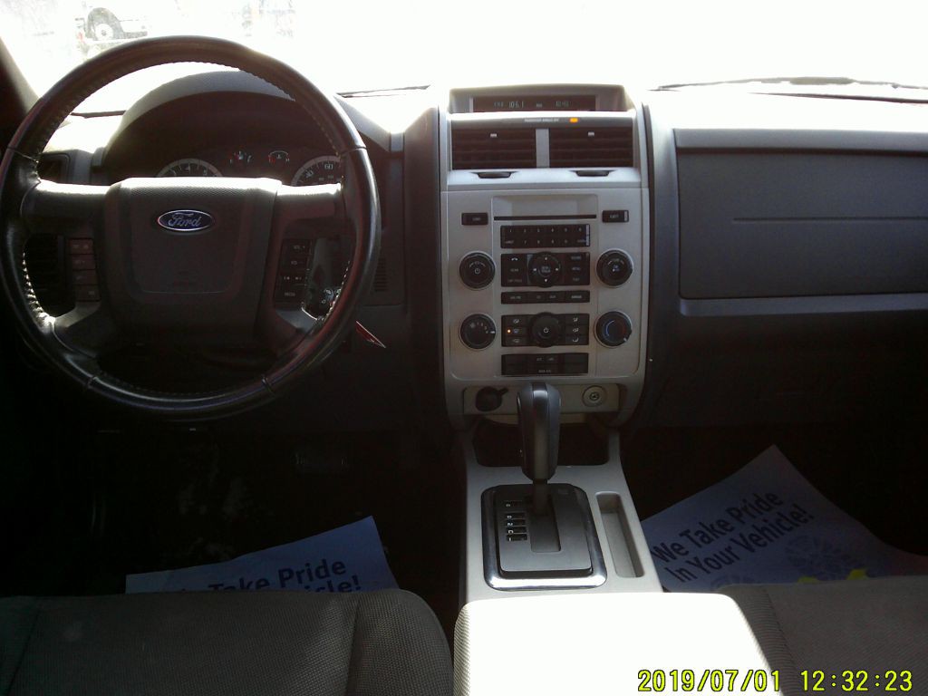 2010 Ford Escape Image 3