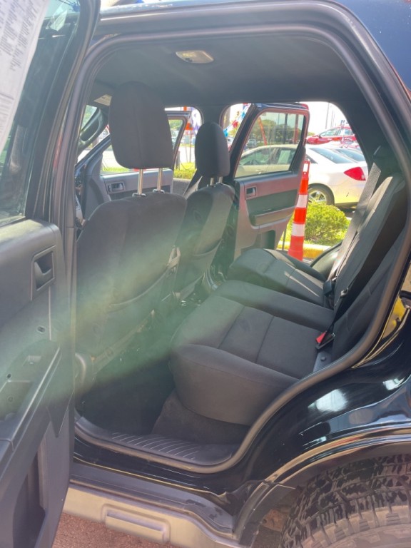 2010 Ford Escape Image 6