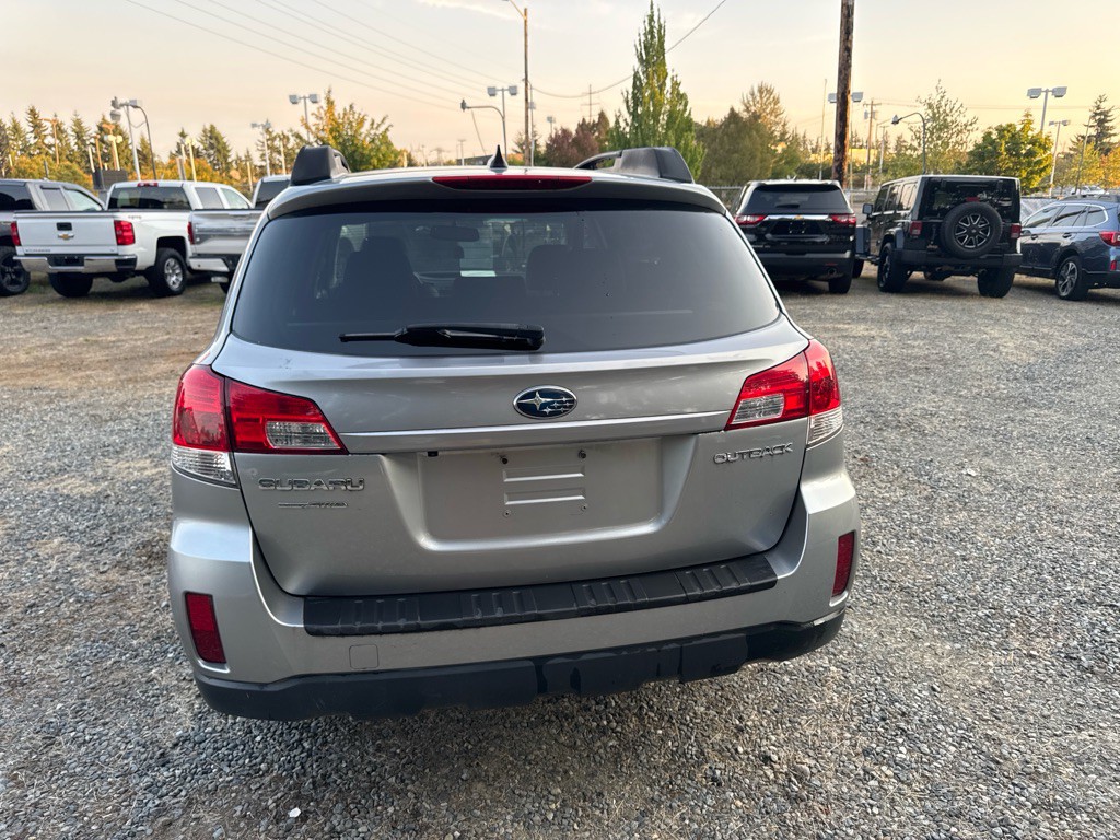 2011 Subaru Outback Image 5
