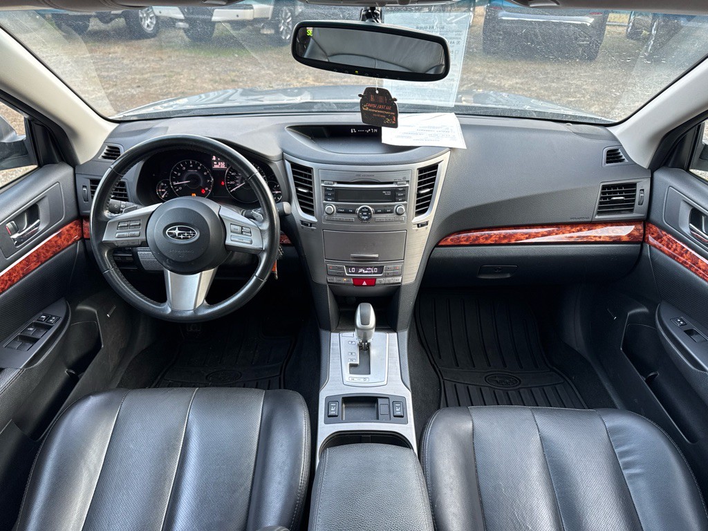 2011 Subaru Outback Image 11