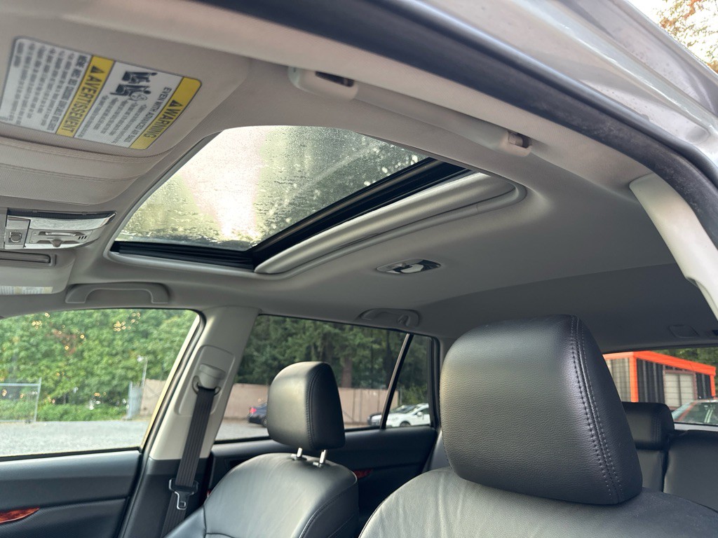2011 Subaru Outback Image 12