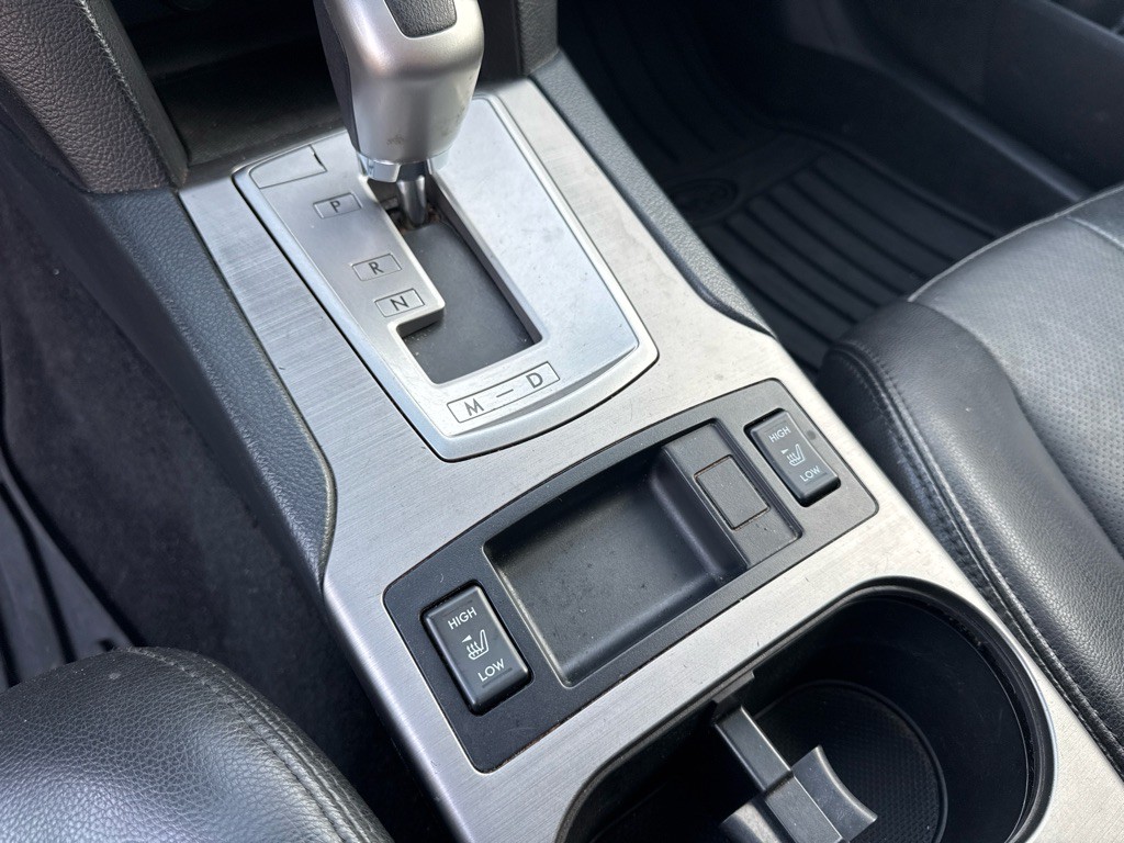 2011 Subaru Outback Image 16
