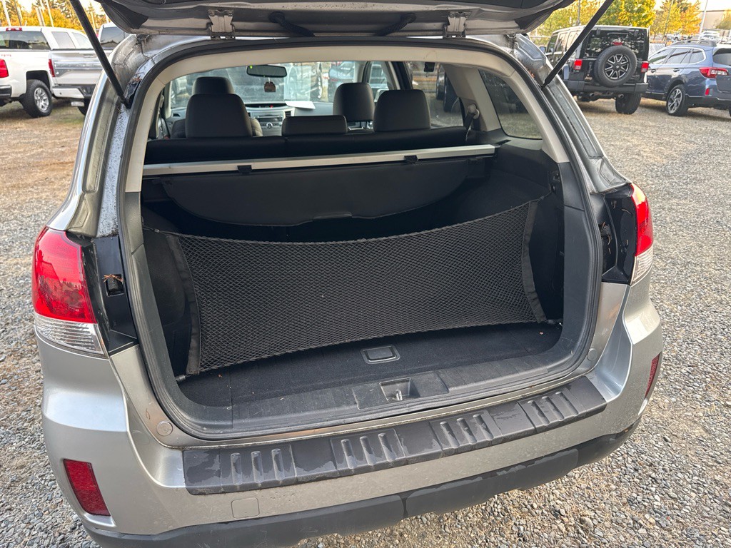 2011 Subaru Outback Image 17