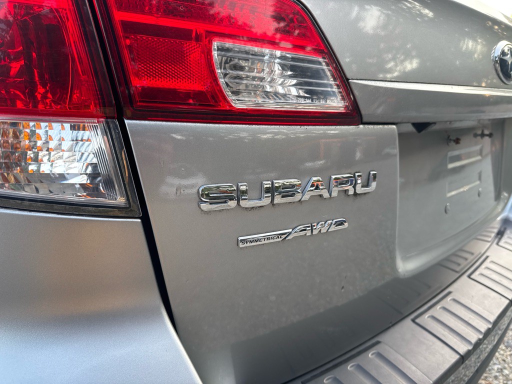 2011 Subaru Outback Image 20