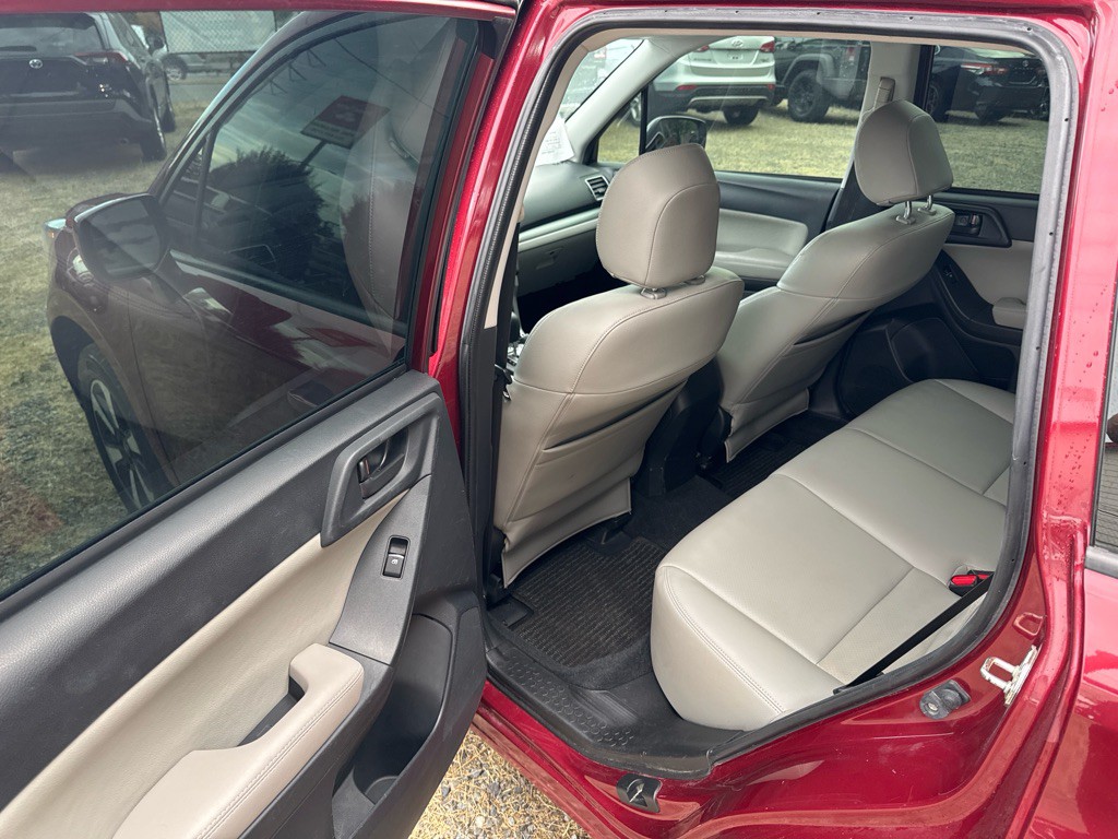 2018 Subaru Forester Image 8