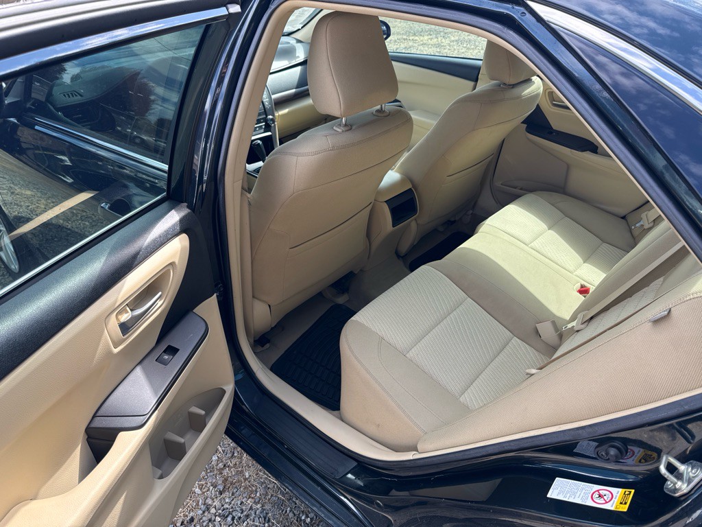 2016 Toyota Camry Image 7