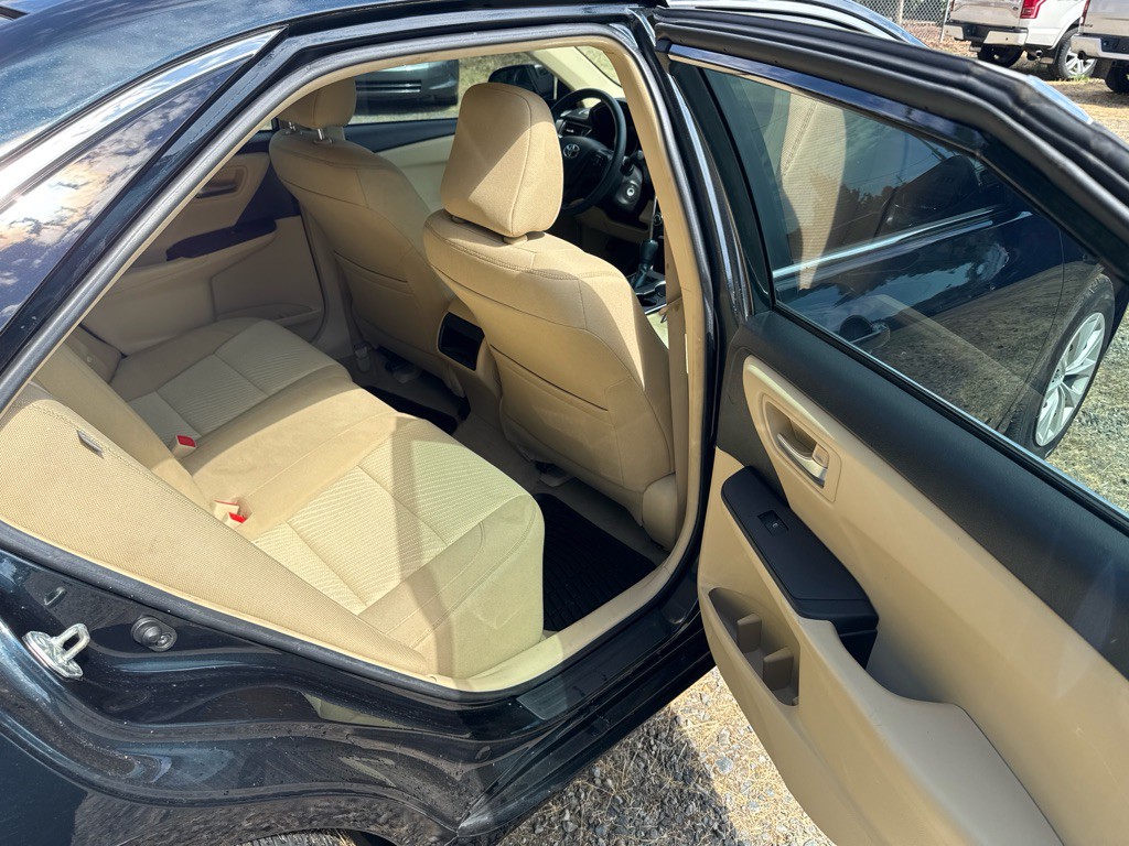 2016 Toyota Camry Image 8