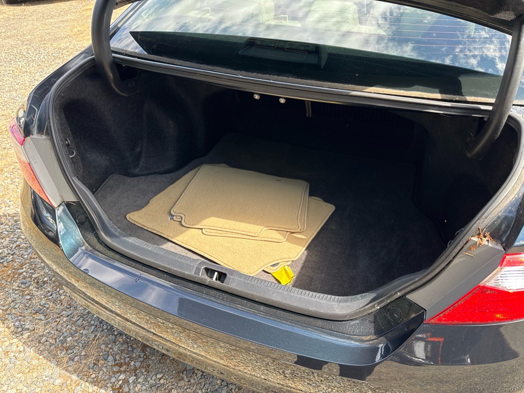 2016 Toyota Camry Image 19