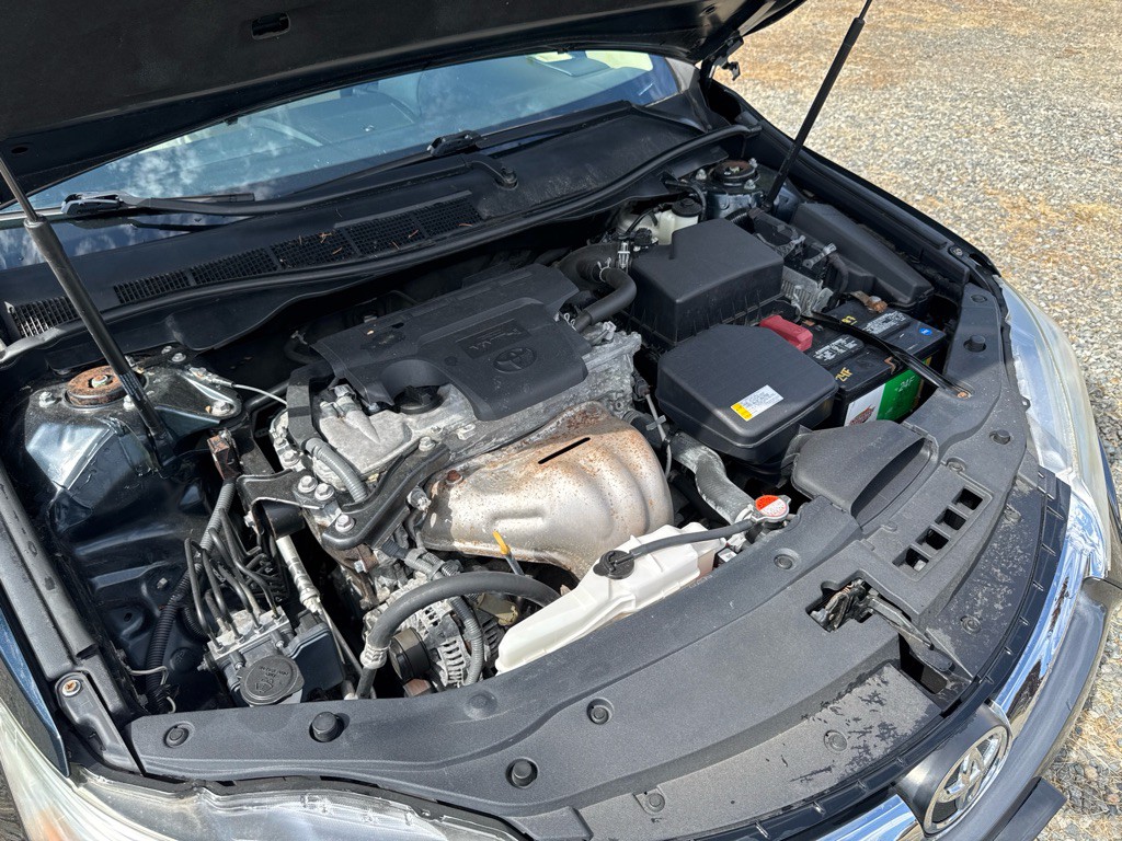 2016 Toyota Camry Image 21