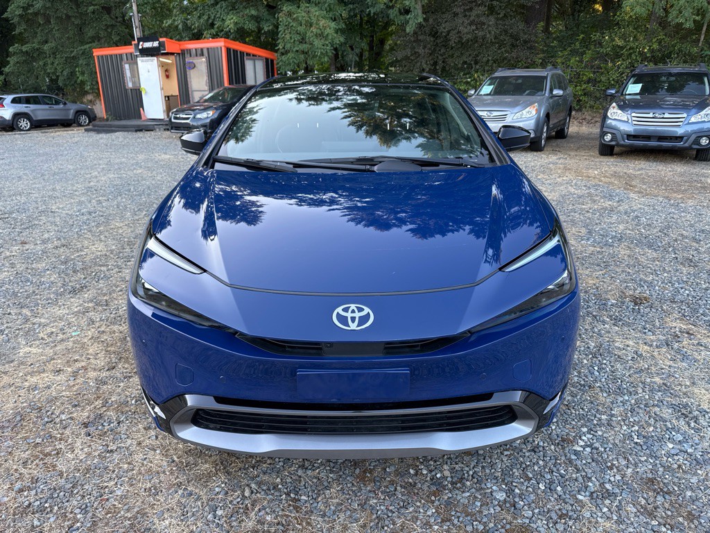 2023 Toyota Prius Image 2