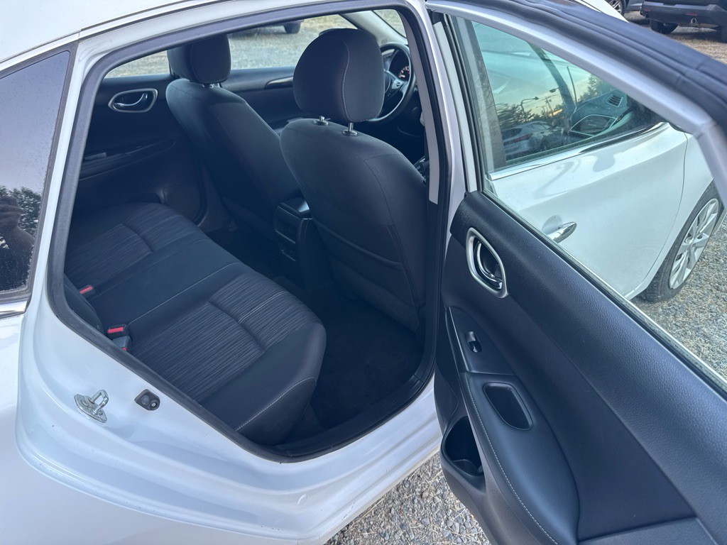2017 Nissan Sentra Image 8