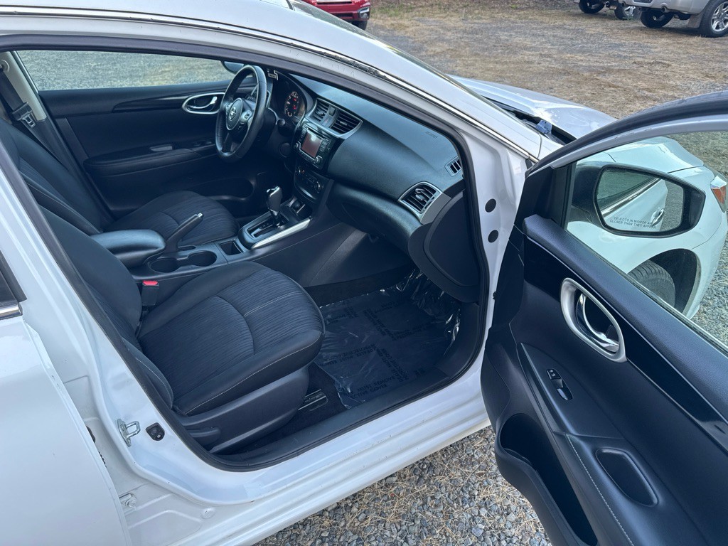 2017 Nissan Sentra Image 9