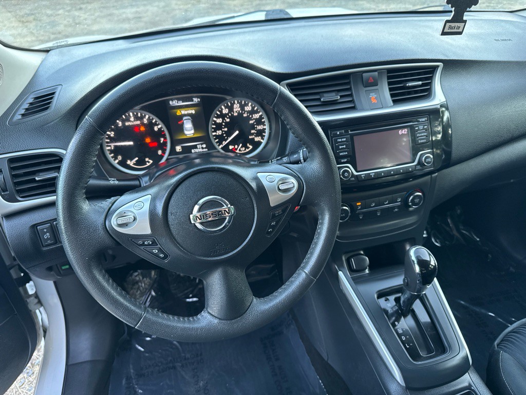 2017 Nissan Sentra Image 12
