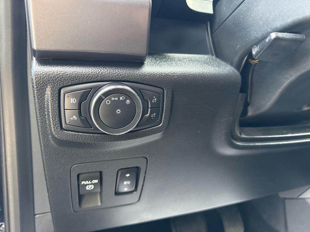 2015 Ford F-150 Image 17