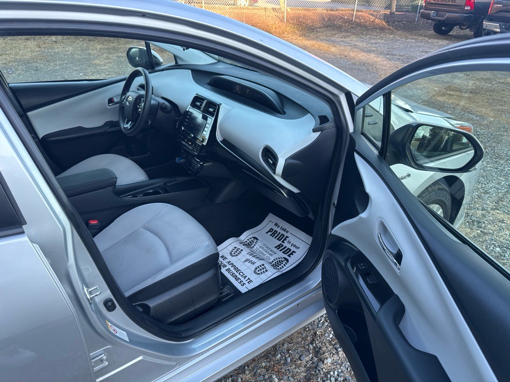 2022 Toyota Prius Image 9