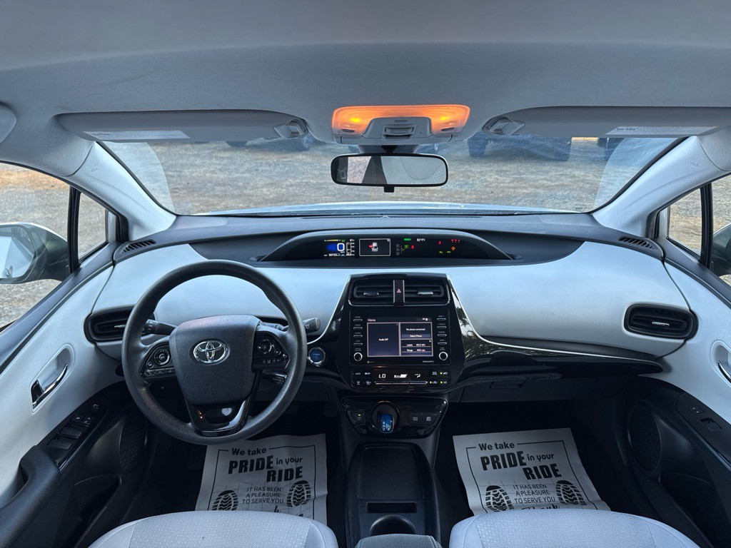 2022 Toyota Prius Image 12