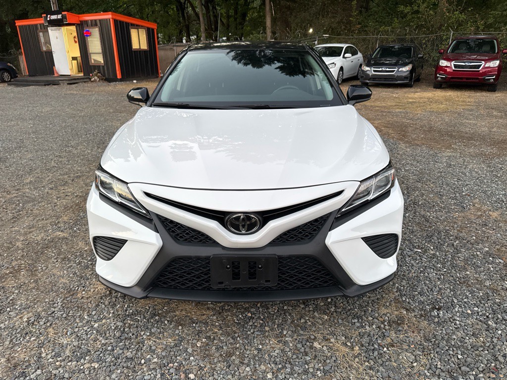 2019 Toyota Camry Image 2