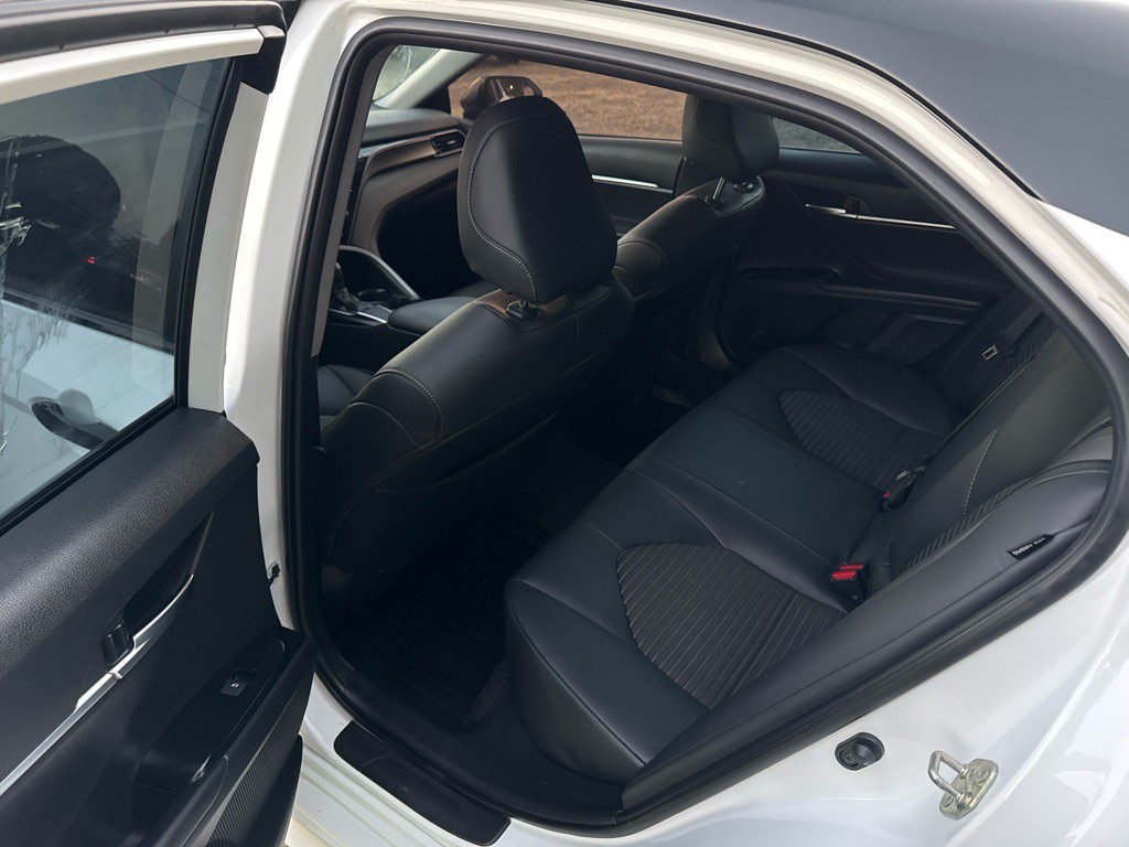 2019 Toyota Camry Image 7