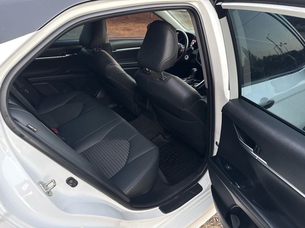 2019 Toyota Camry Image 8