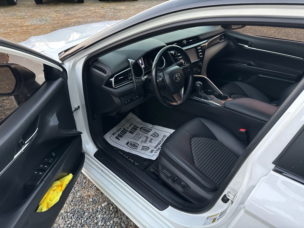 2019 Toyota Camry Image 10