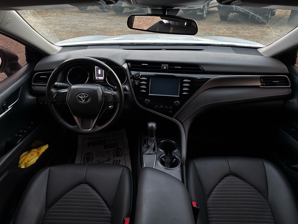 2019 Toyota Camry Image 11
