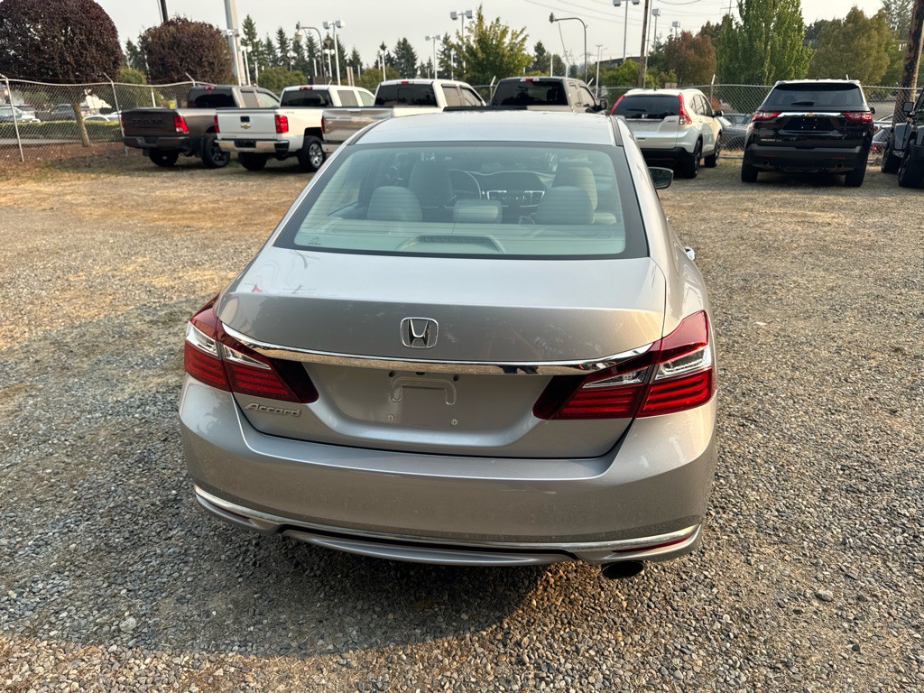 2017 Honda Accord Image 5
