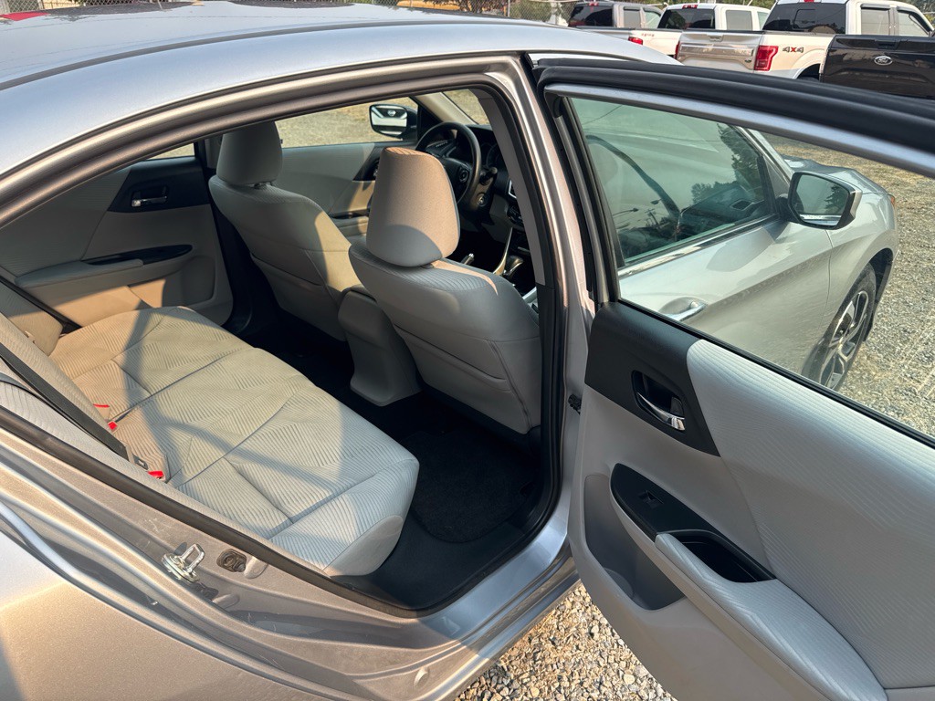 2017 Honda Accord Image 8