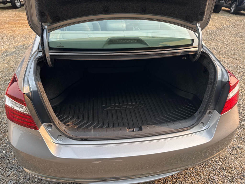 2017 Honda Accord Image 17