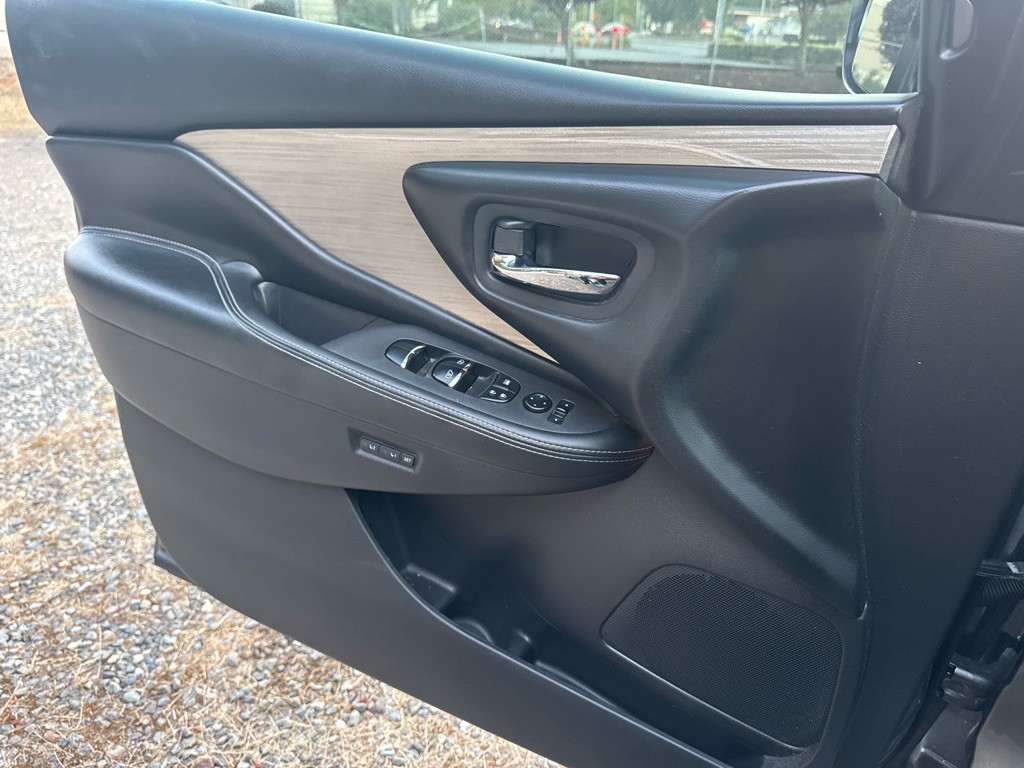 2017 Nissan Murano Image 16