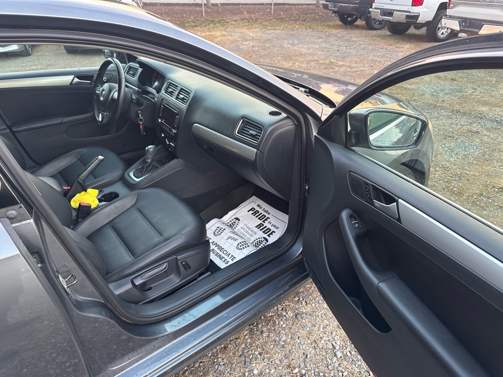 2013 Volkswagen Jetta Image 8