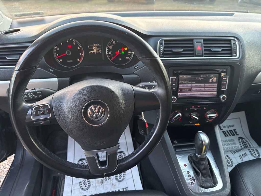 2013 Volkswagen Jetta Image 11