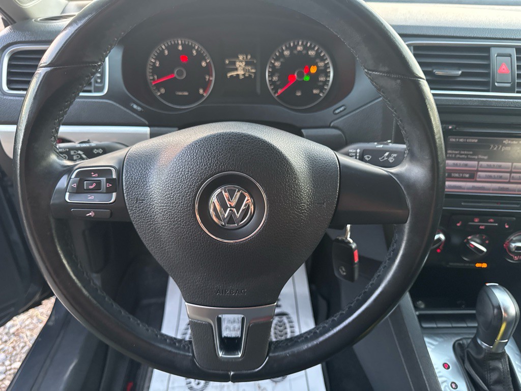 2013 Volkswagen Jetta Image 12