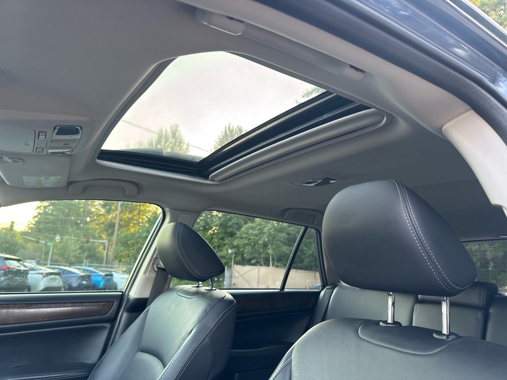 2017 Subaru Outback Image 12
