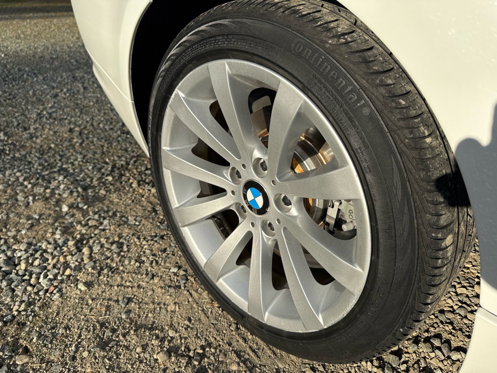2011 BMW 3 Series Image 22