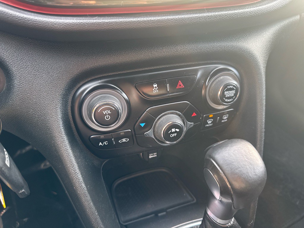 2015 Dodge Dart Image 16