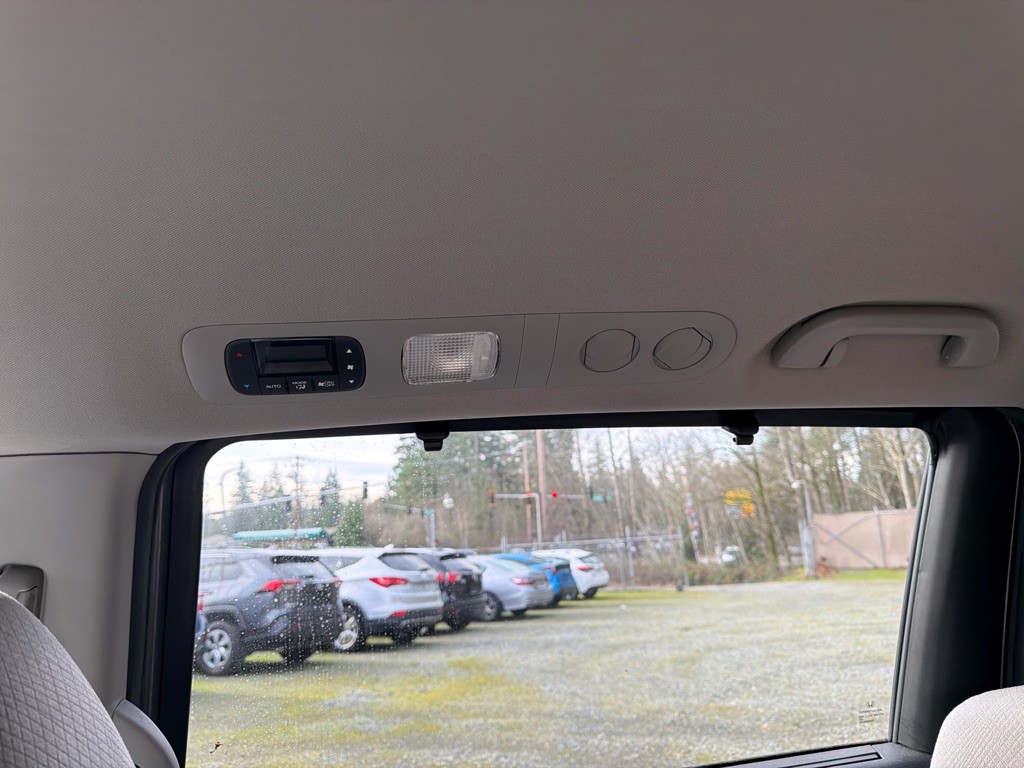 2015 Honda Odyssey Image 9