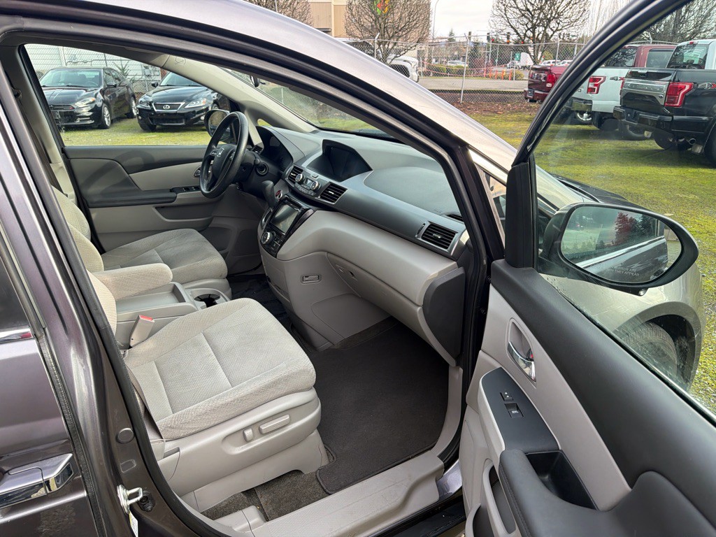 2015 Honda Odyssey Image 11