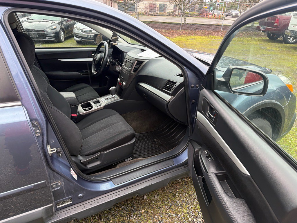 2014 Subaru Outback Image 9
