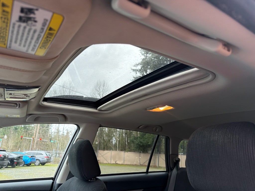 2014 Subaru Outback Image 12