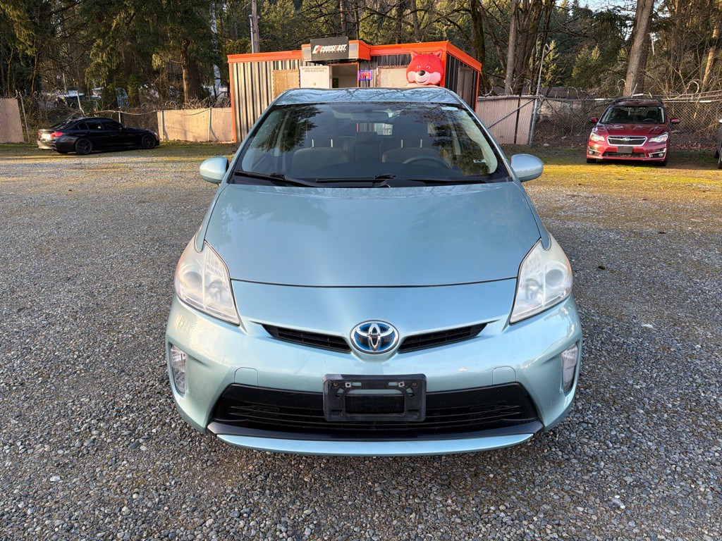 2013 Toyota Prius Image 2