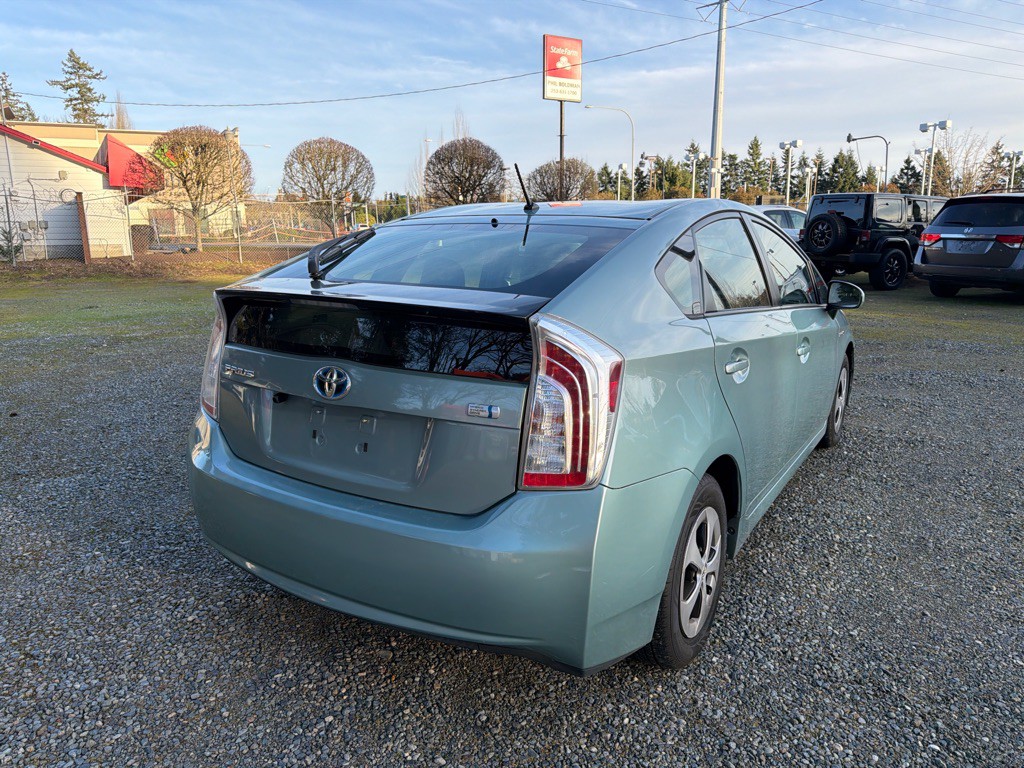 2013 Toyota Prius Image 4