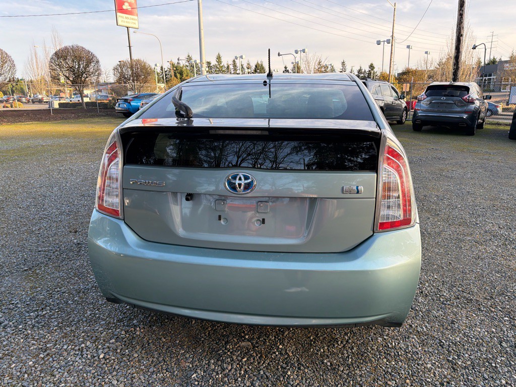 2013 Toyota Prius Image 5