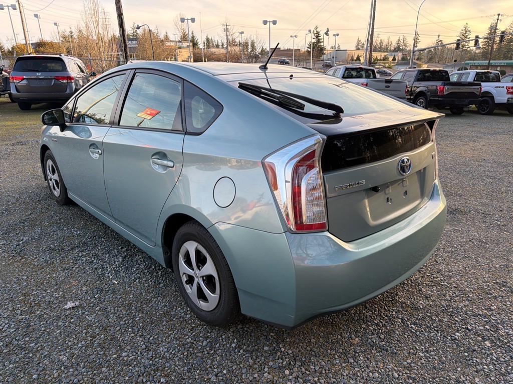 2013 Toyota Prius Image 6