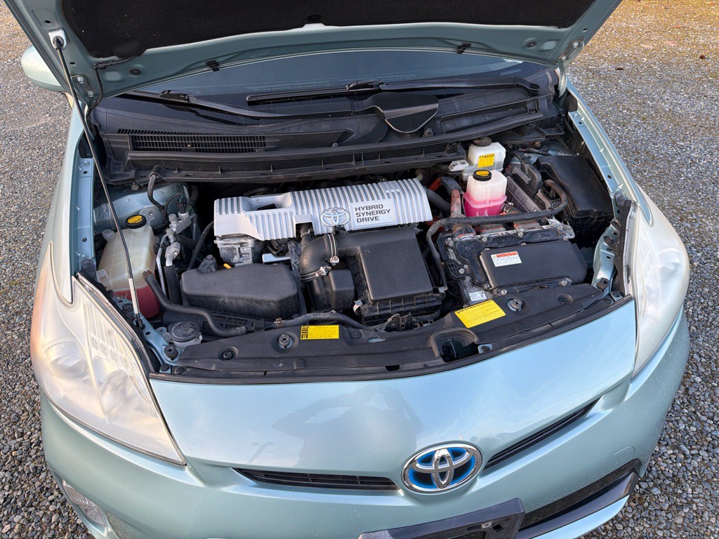 2013 Toyota Prius Image 17