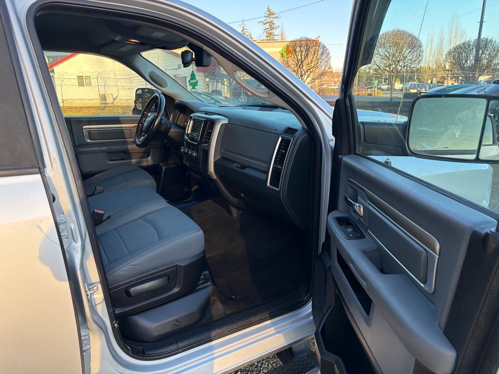 2015 RAM 1500 Image 9
